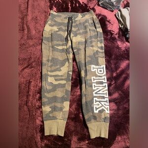 • Victorias Secret PINK Camo Joggers •